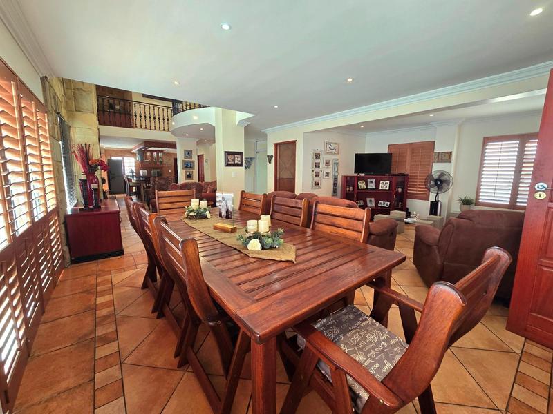 5 Bedroom Property for Sale in Golden Mile Western Cape